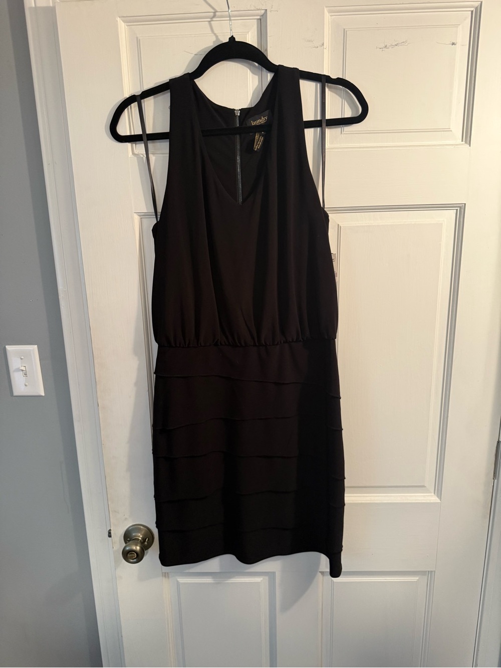 Laundry By Shelli Segal Black Sleeveless V-Neck Tiered Mini Dress